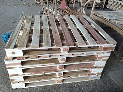 Pallet gỗ 2 hướng nõng